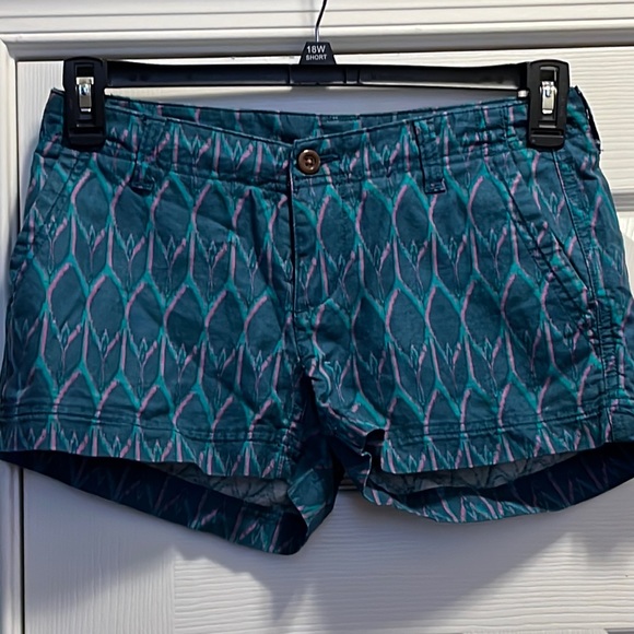 ⭐️SALE⭐️ ⭐️The North Face shorts - Picture 2 of 8